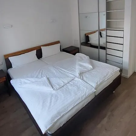 Stilvolle In Elbnaehe Mit Balkon, Parkplatz Apartman Drezda