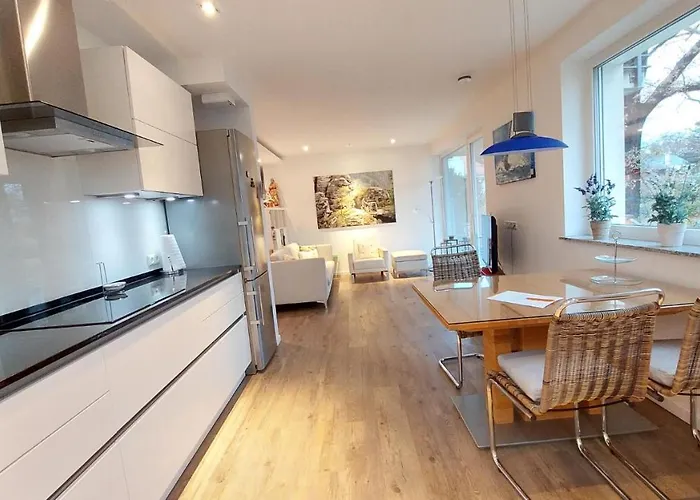 Stilvolle In Elbnaehe Mit Balkon, Parkplatz